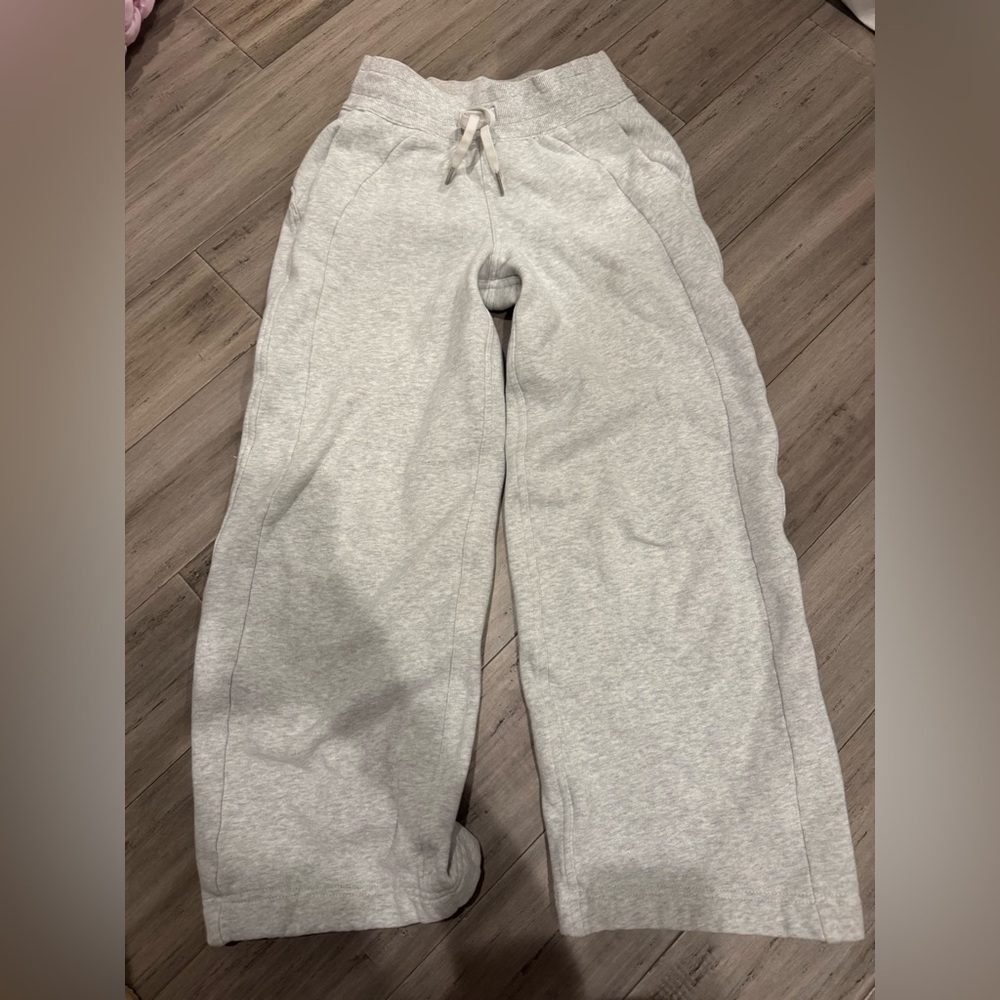 Lululemon women’s Gray scuba Sweatpants 0